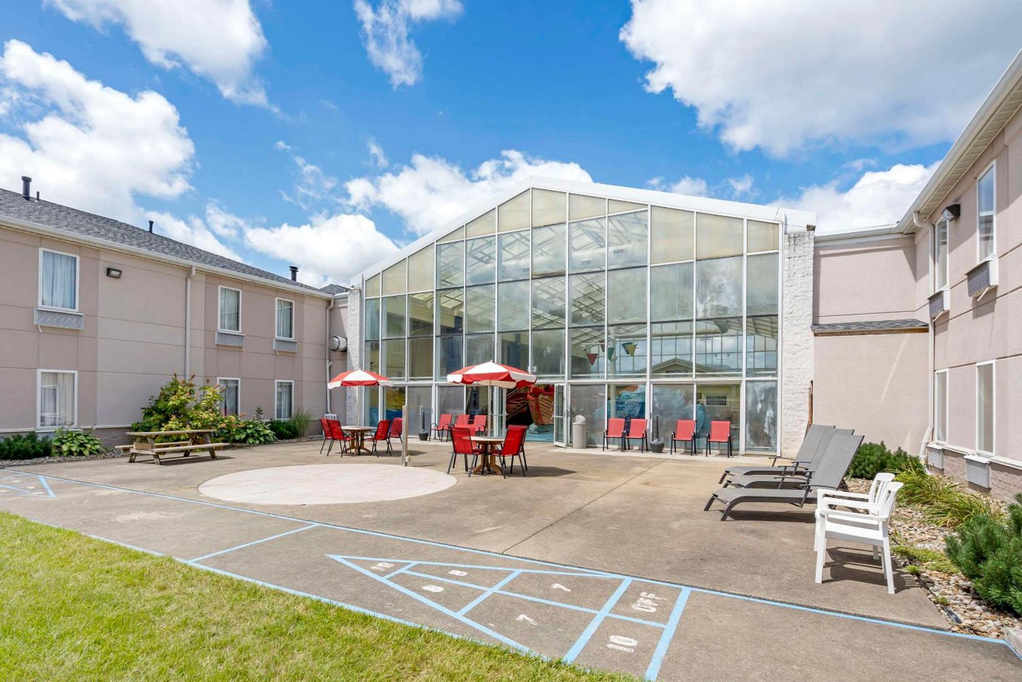 Comfort Inn Splash Harbor Bellville Exterior foto